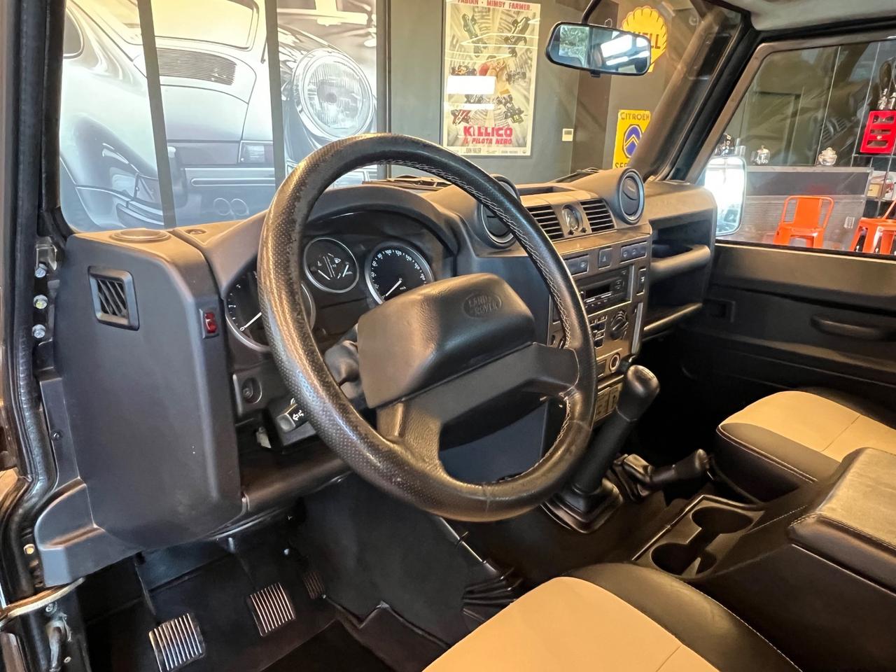 Land Rover Defender 110 2.4 TD4 S.W. Limited Edition Nara Bronze