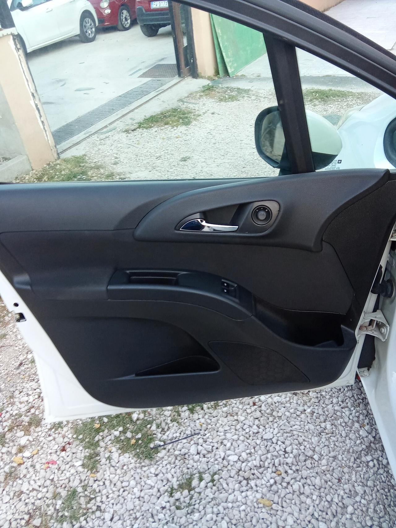 Opel Meriva 1.3 CDTI 75cv 011