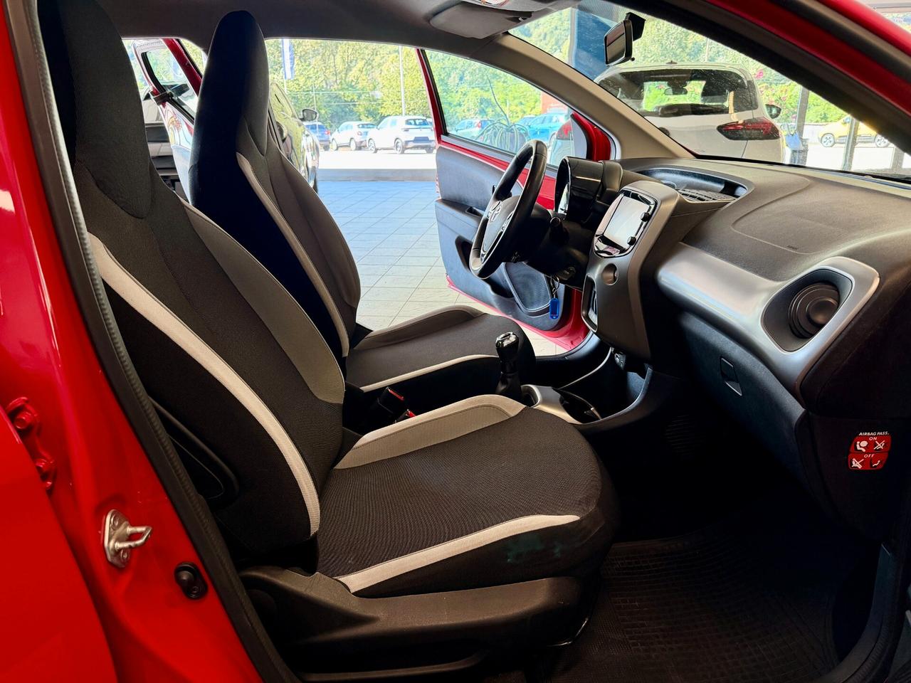 Toyota Aygo 1.0 VVT-i 69 CV 5 porte x-play