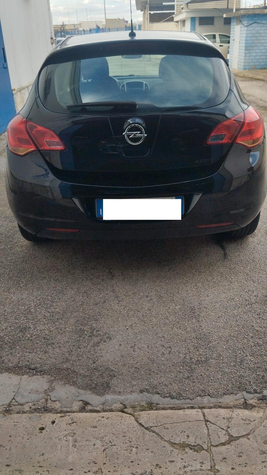 Opel Astra 1.4 100CV 5 porte Cosmo