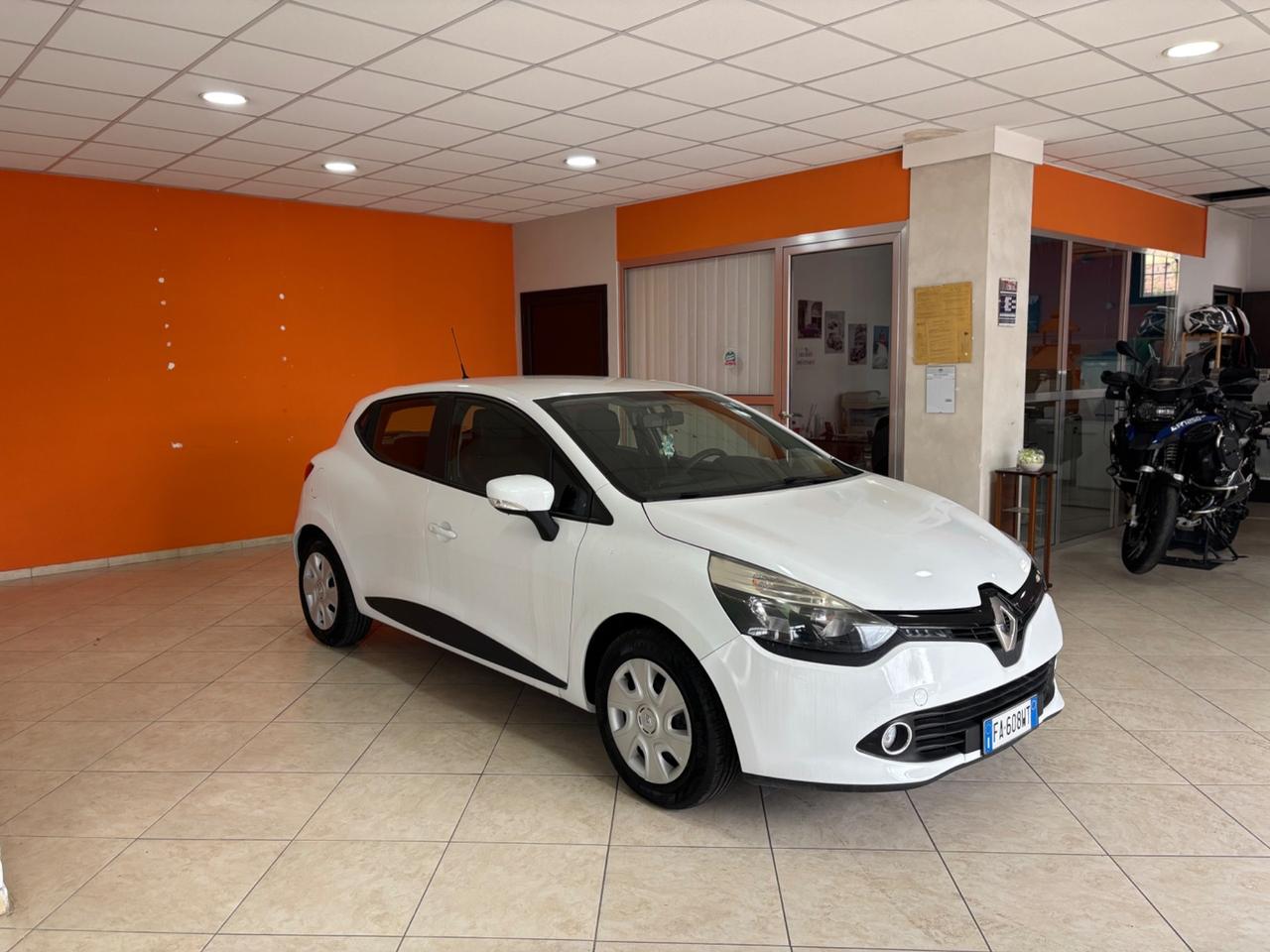 Renault Clio 1.2 75CV GPL 5 porte Live ok neopatentati
