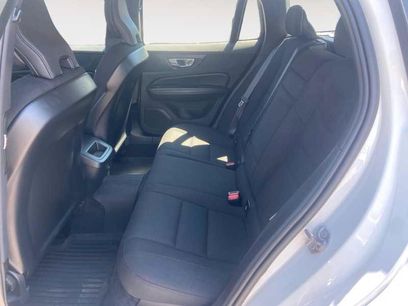 VOLVO V60 2.0 b4 Momentum Business AuTo