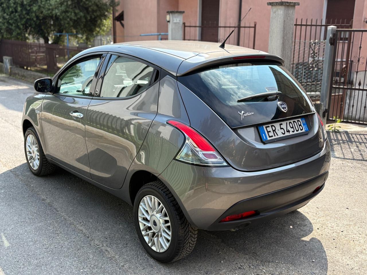 Lancia Ypsilon 0.9 TwinAir Metano Ecochic Gold 2013