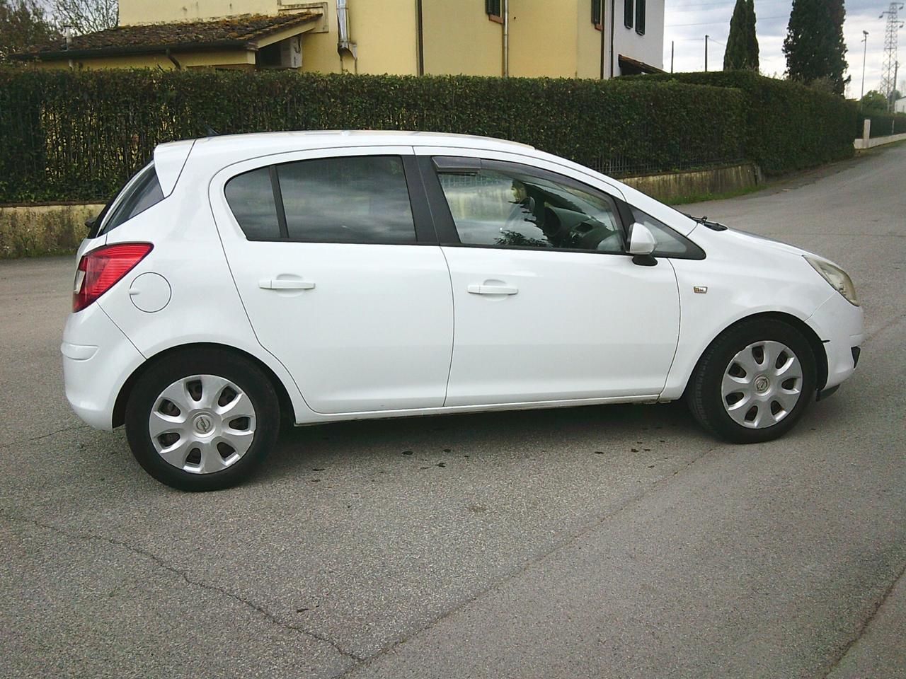 Opel Corsa 1.2 5 porte
