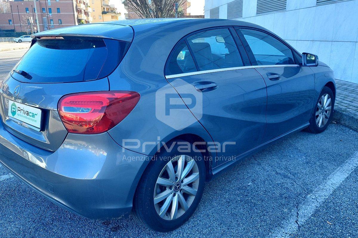 MERCEDES A 180 d Business