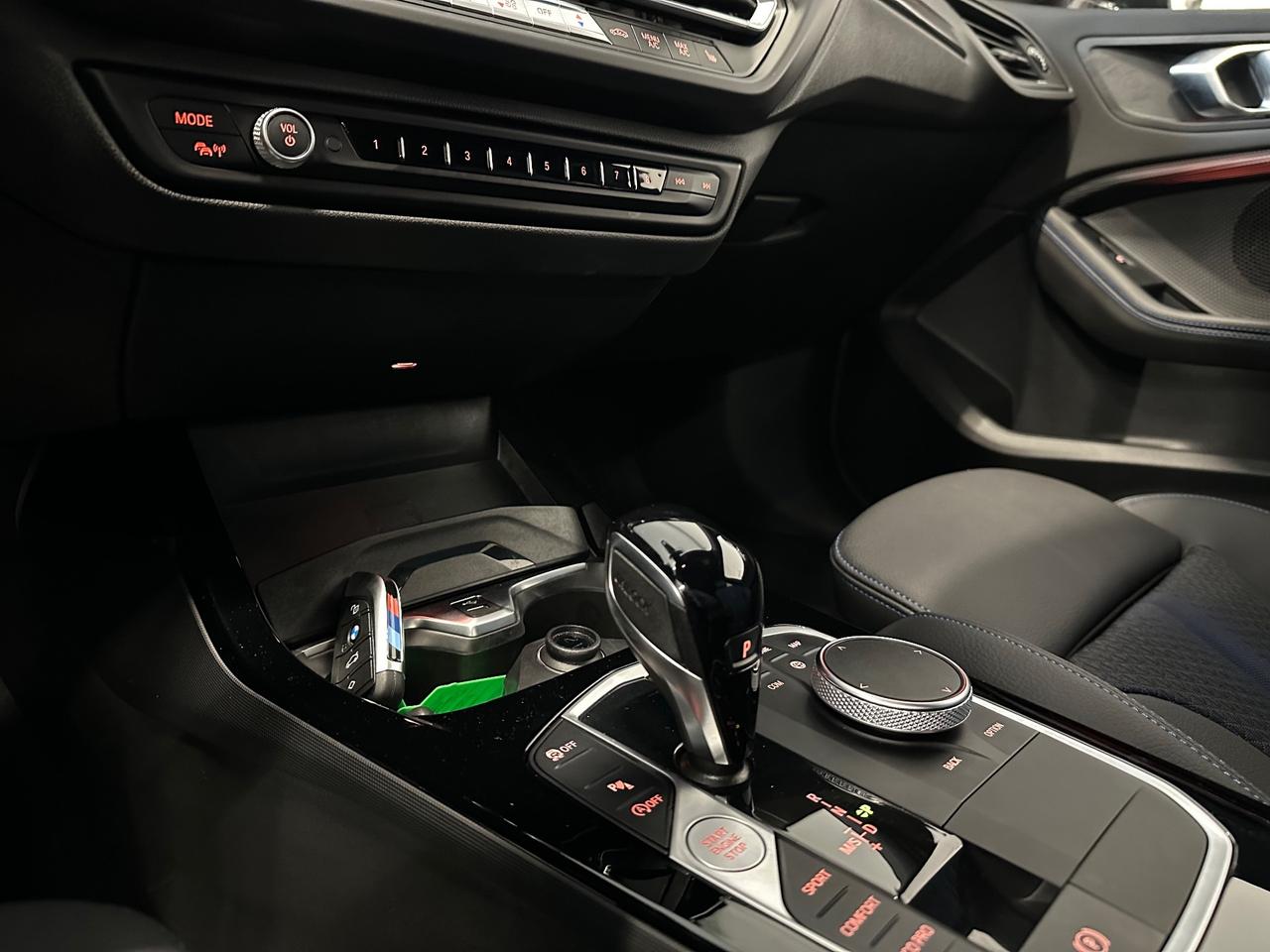 Bmw 118 118i 5p. Msport