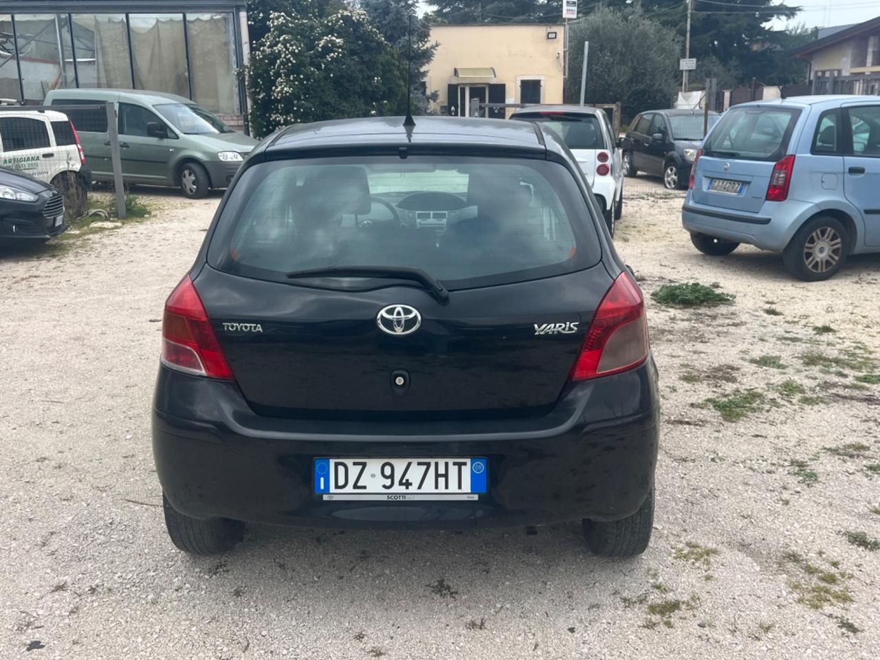 Toyota Aygo Yaris 1.0 12V VVT-i 5 porte Now