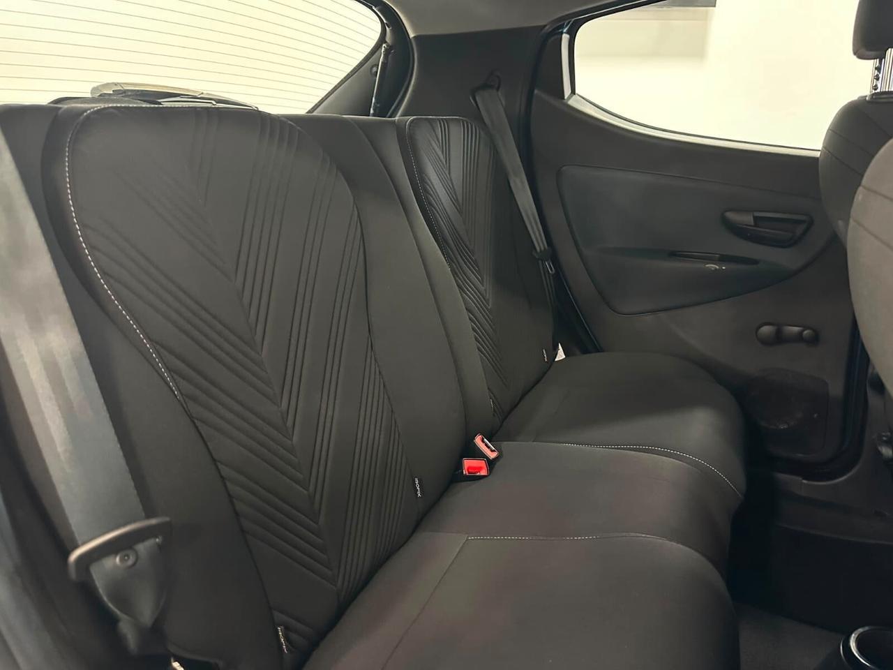 Lancia Ypsilon 1.0 FireFly 5 porte S&S Hybrid Gold Plus