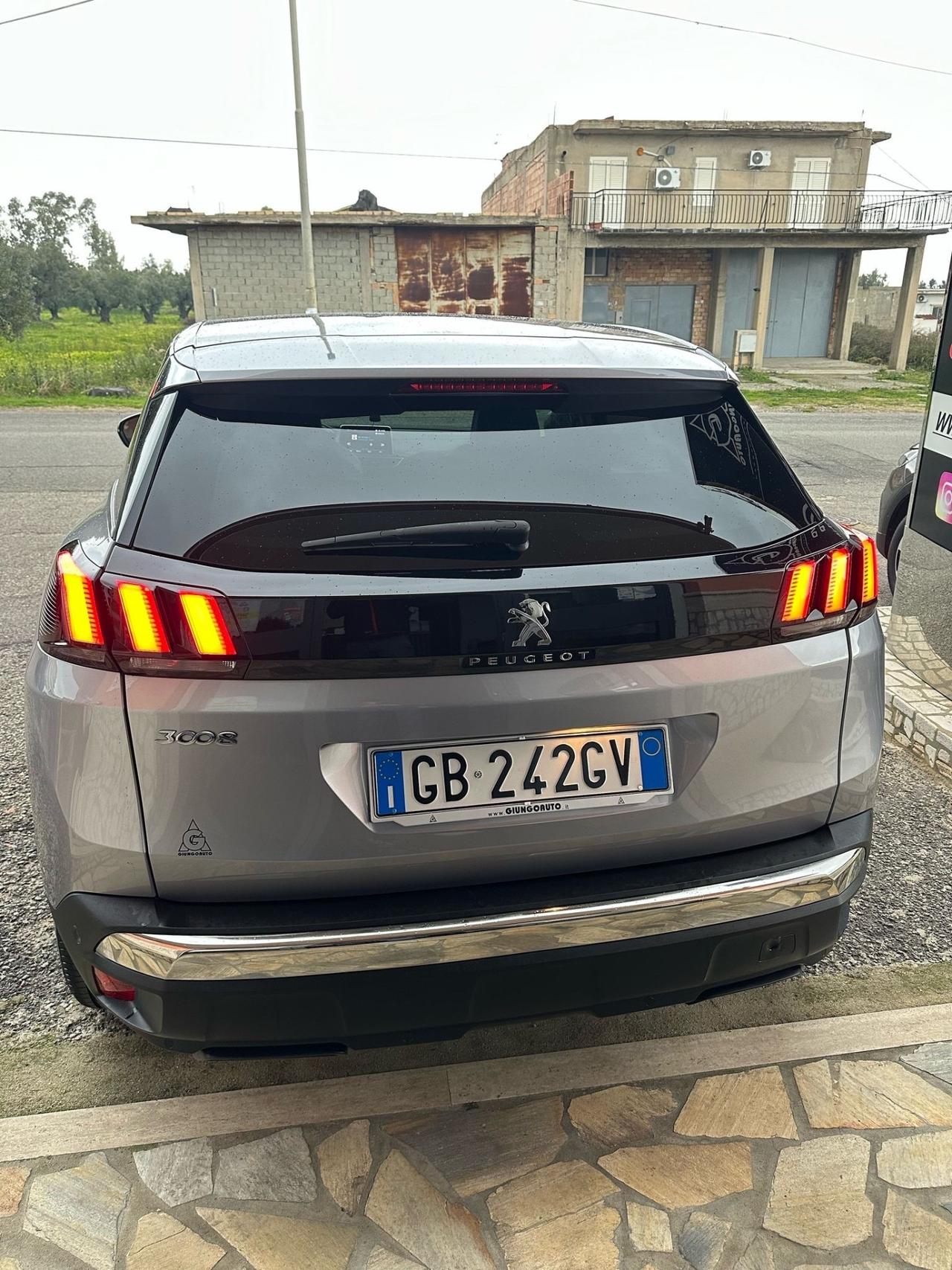 Peugeot 3008 BlueHDi 130 S&S EAT8 Allure