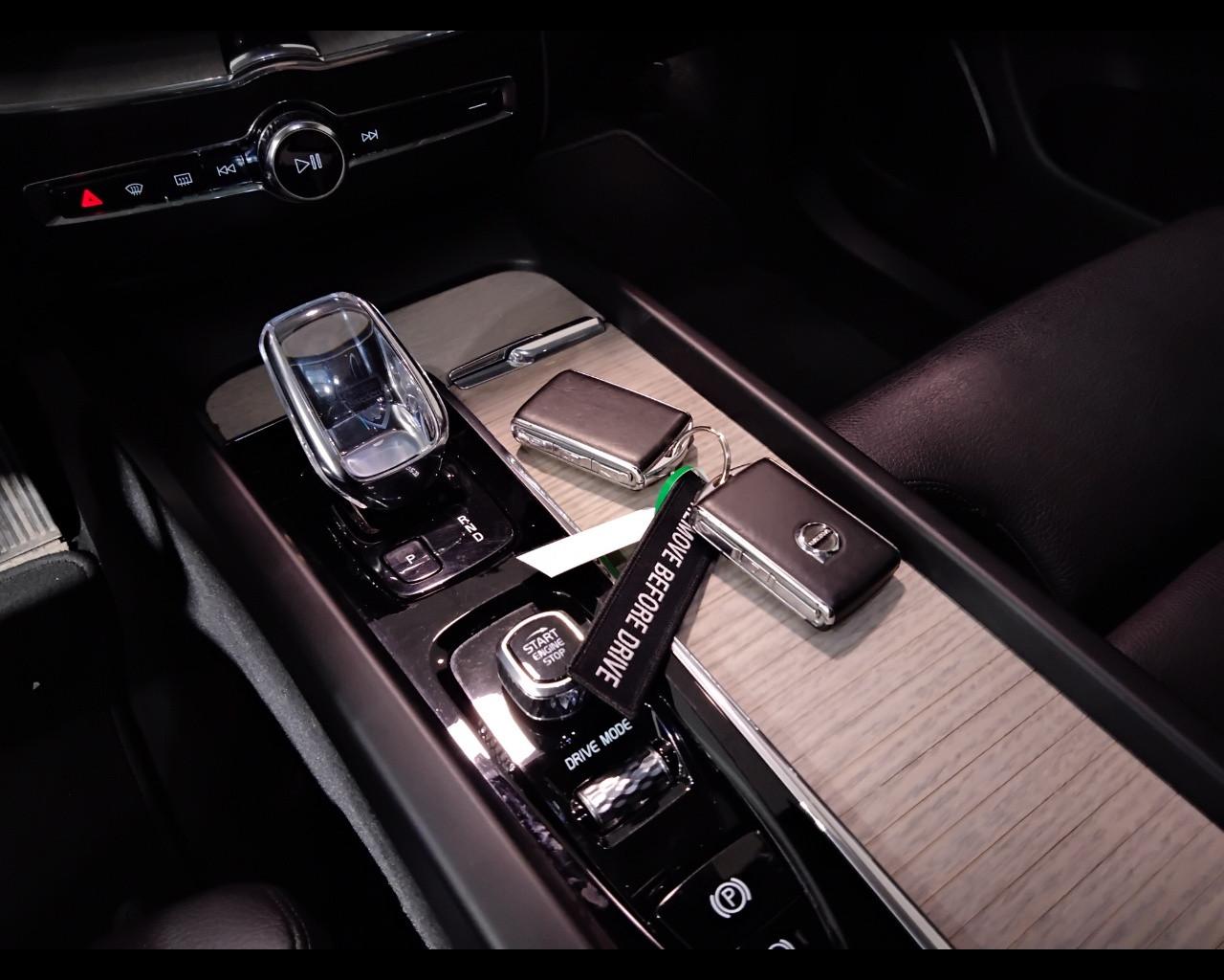 VOLVO XC60 II 2018 - XC60 2.0 b4 Inscription awd auto my20