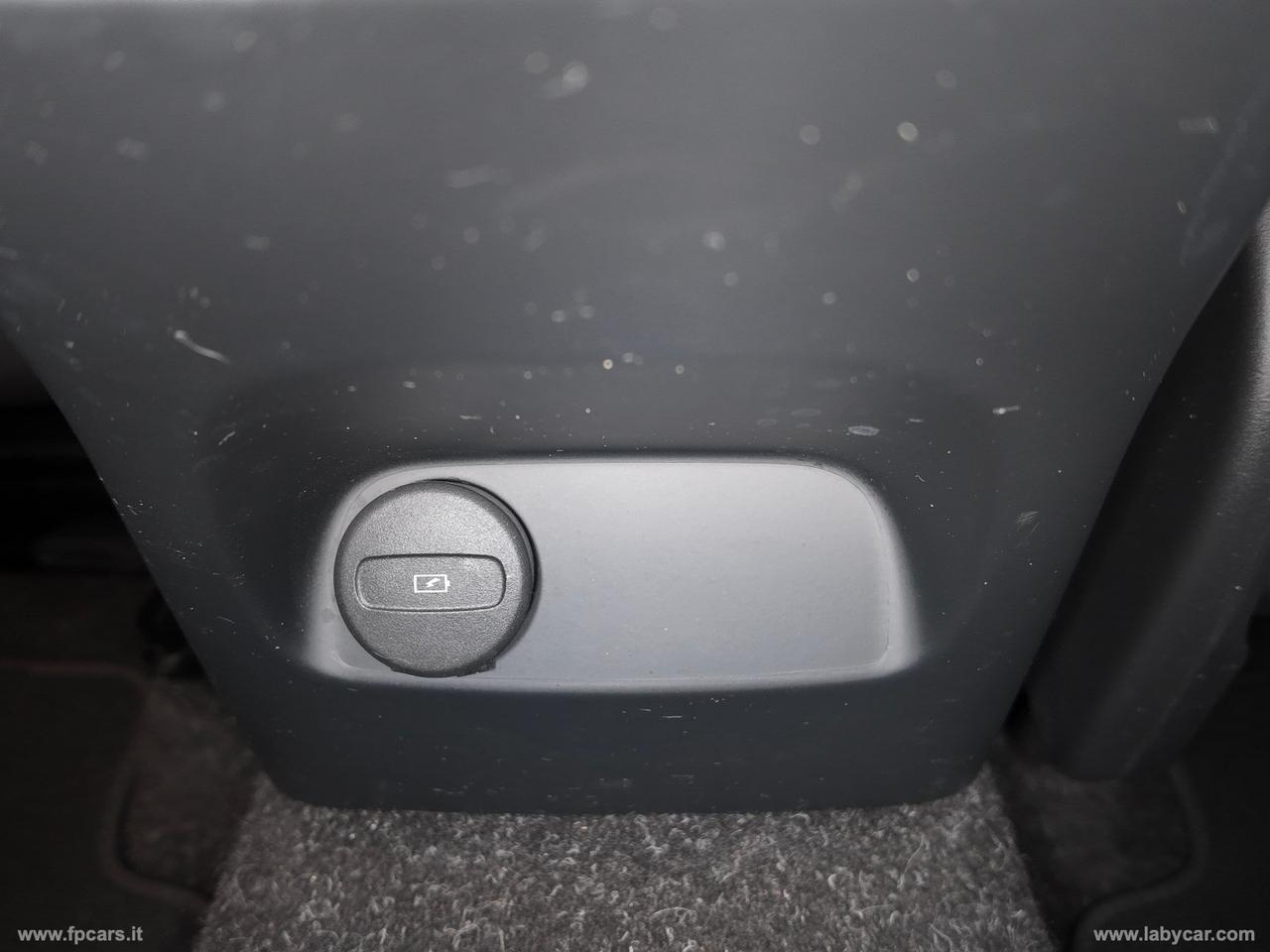 VOLVO XC40 D3 Geartronic Momentum Pro N1