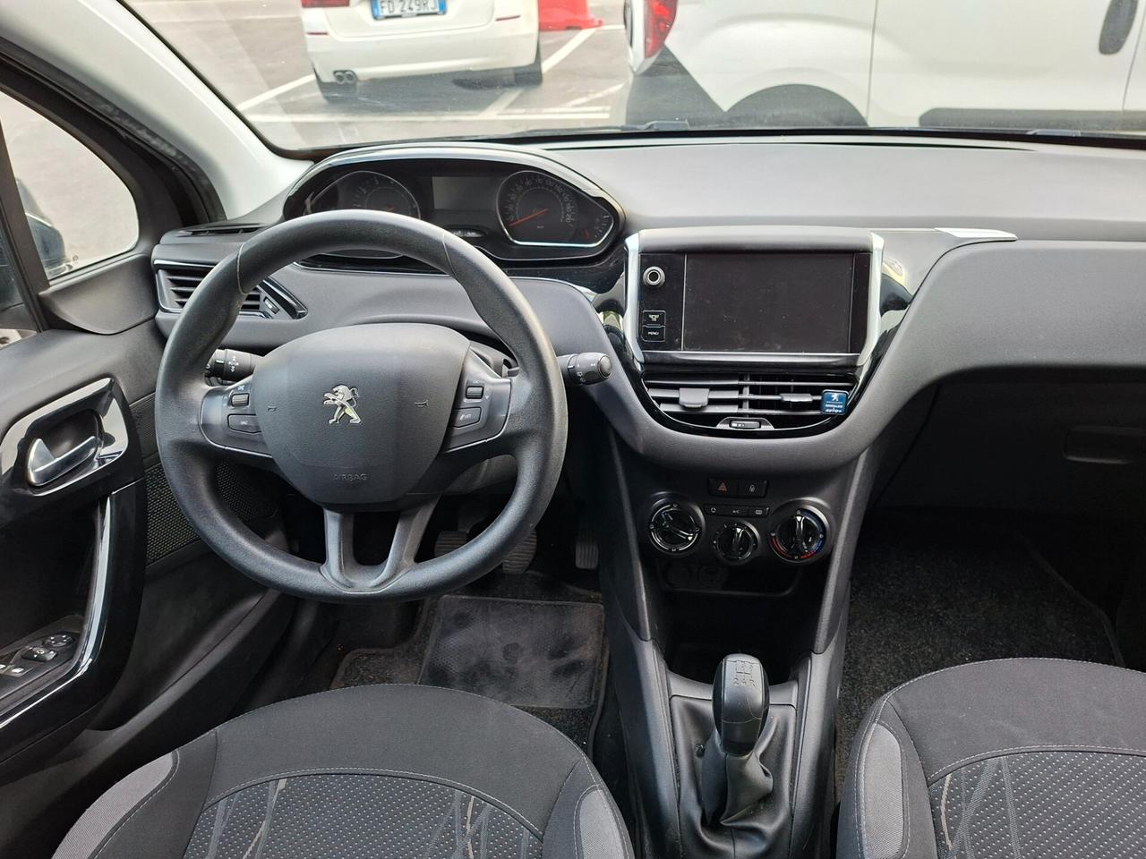 Peugeot 208 1.2 benzina Neopatentati 2013