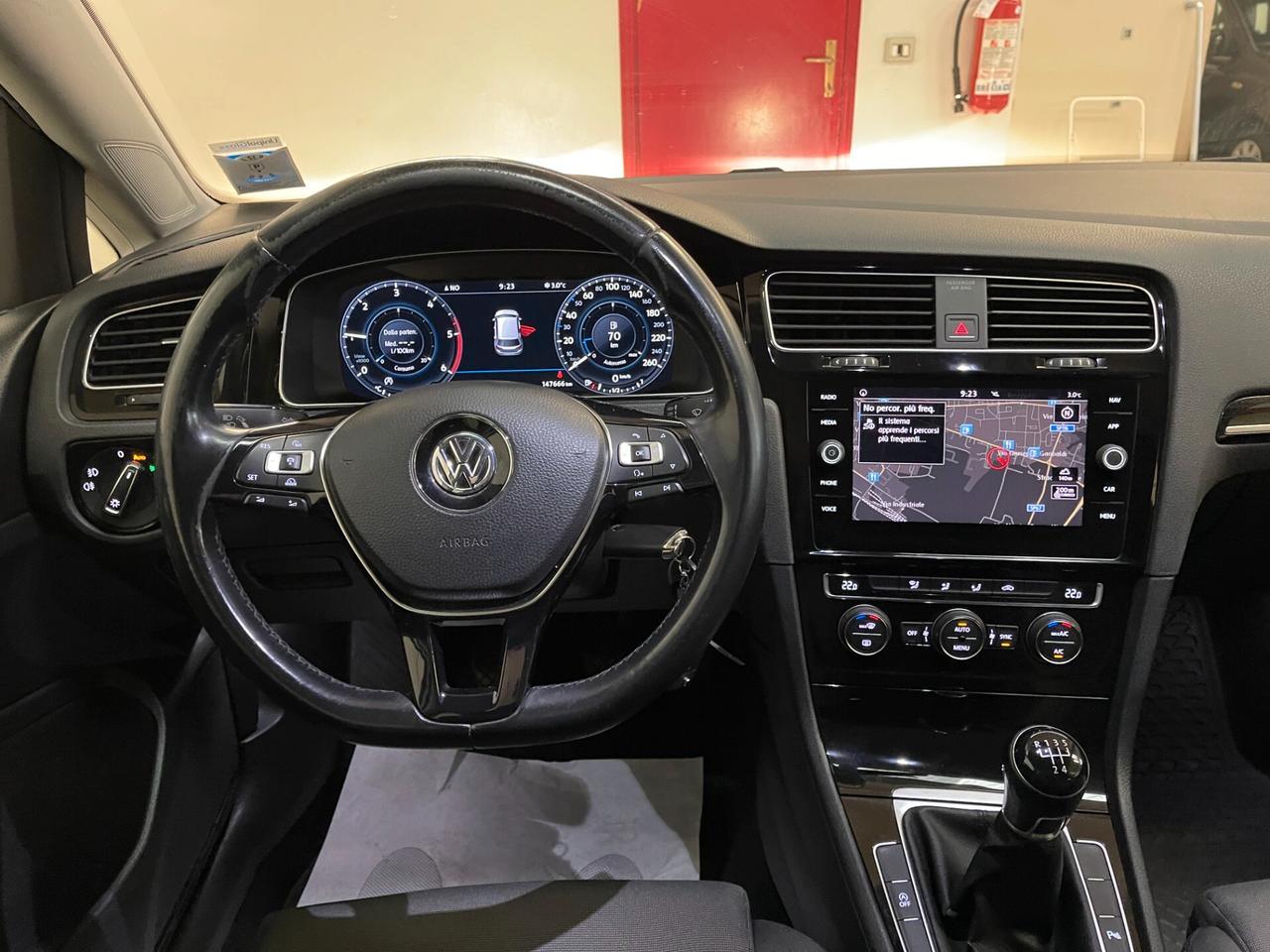 Volkswagen Golf 5p. HighLine 1.6 TDI 115cv-Ok Neopaten-LEGGI SOTTO