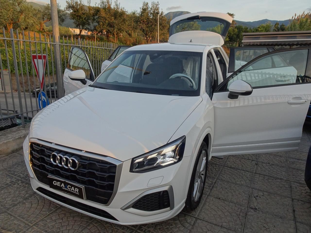 Audi Q2 35 TDI S tronic Identity Black