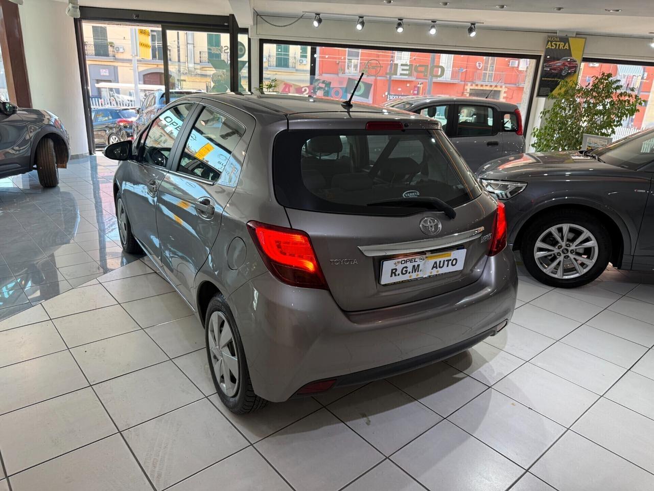 Toyota Yaris 1.0 5 porte Lounge