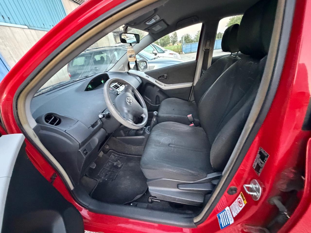 Toyota Yaris 1.0 5 porte