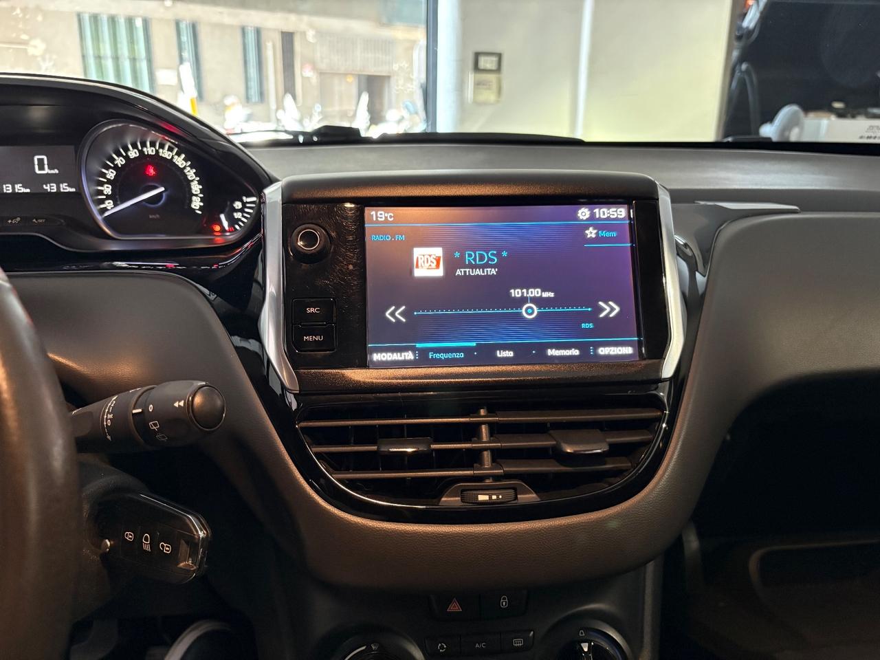 Peugeot 208 BlueHDi 100 5 porte Allure