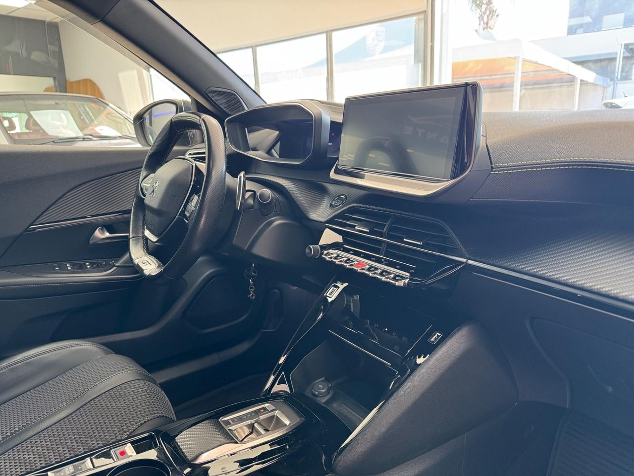 Peugeot 2008 BlueHDi 130 S&S EAT8 GT