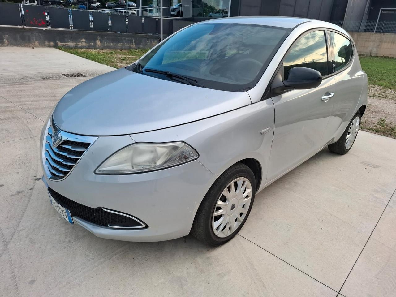LANCIA YPSILON 1.3 MJT 95 CV GOLD