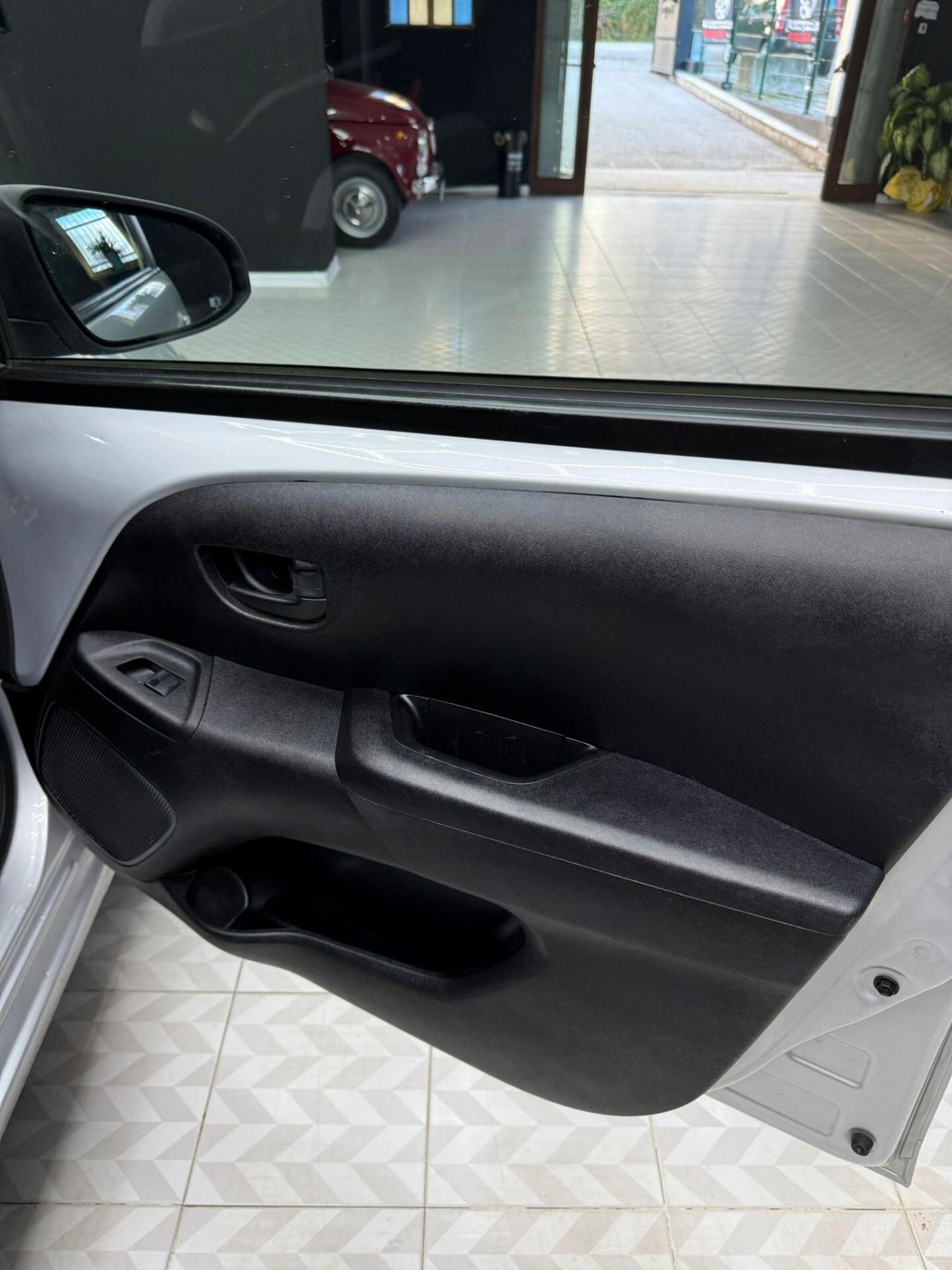 Toyota Aygo 1.0 VVT-i 69 CV 5 porte x-clusiv