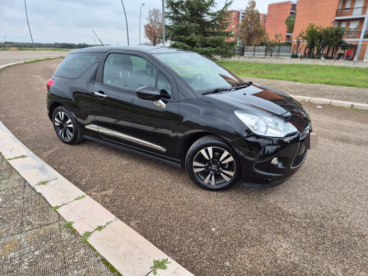 Citroen DS3 1.2 benzina 82cv so chic anno 2015