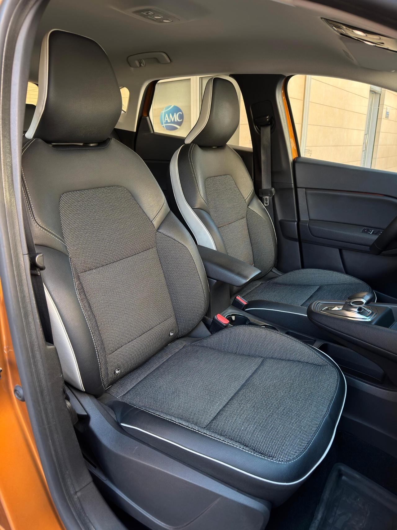 Renault Captur Plug-in Hybrid E-Tech 160 cv Initiale Paris