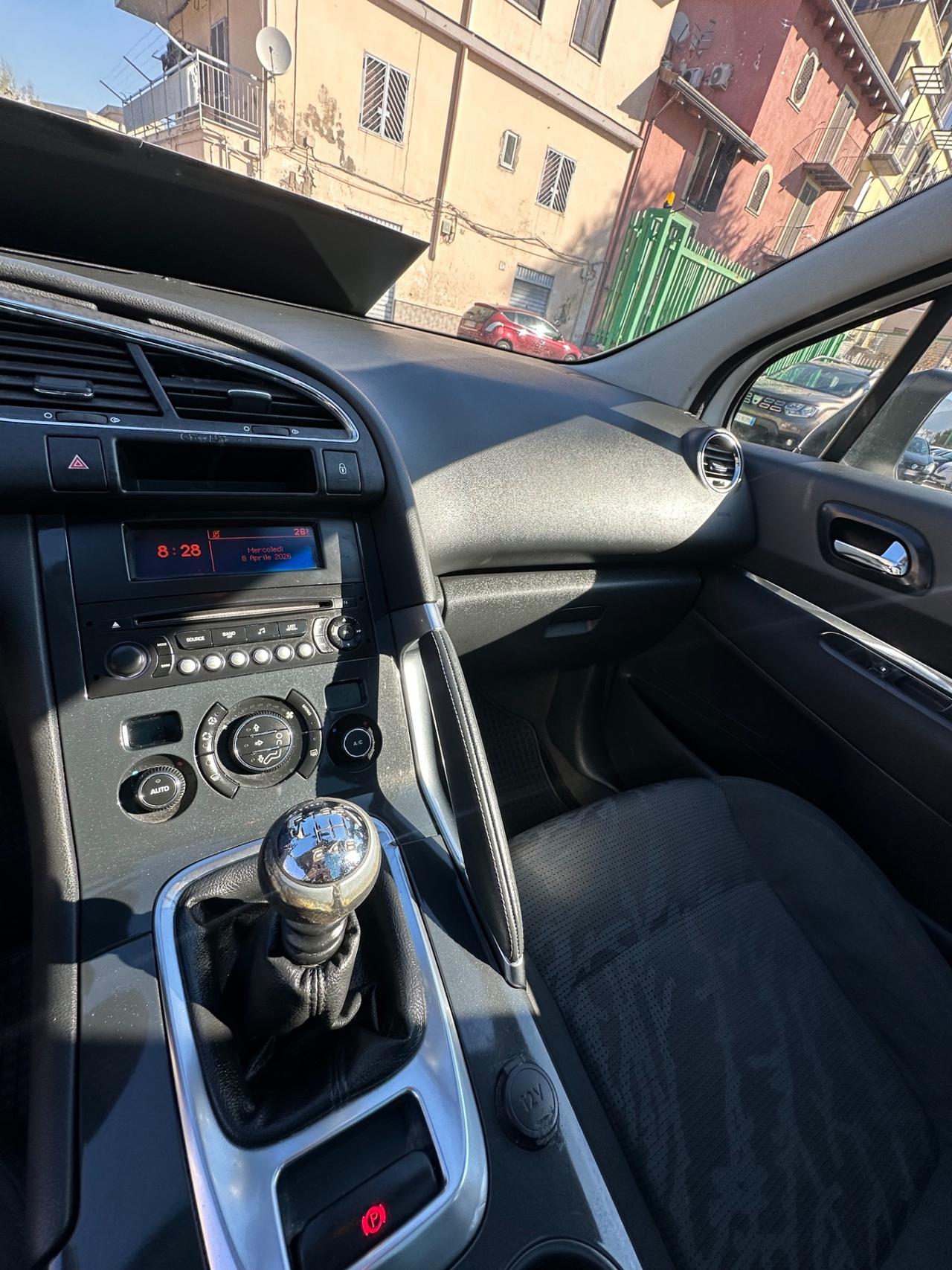 Peugeot 3008 1.6 HDi 112CV Business