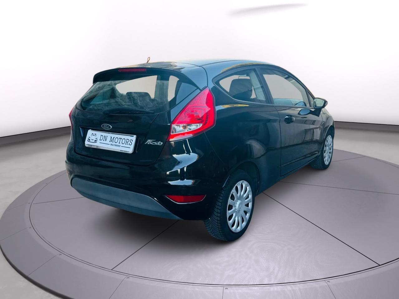 Ford Fiesta titanium 1.2 benzina 2010 90.000 km neo patentati