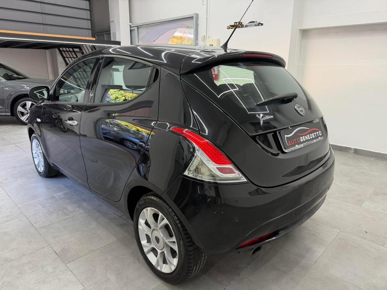 Lancia Ypsilon 1.2 69 CV 5 porte Gold 2016