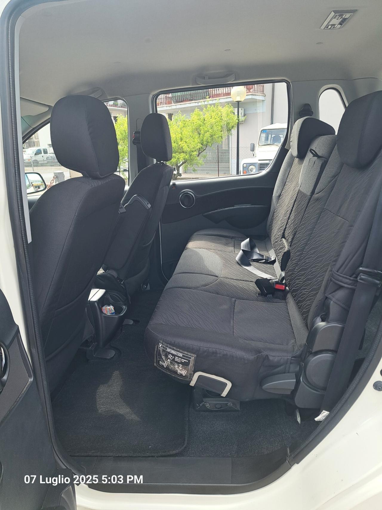 Mahindra Quanto C8 2.2 4WD N1