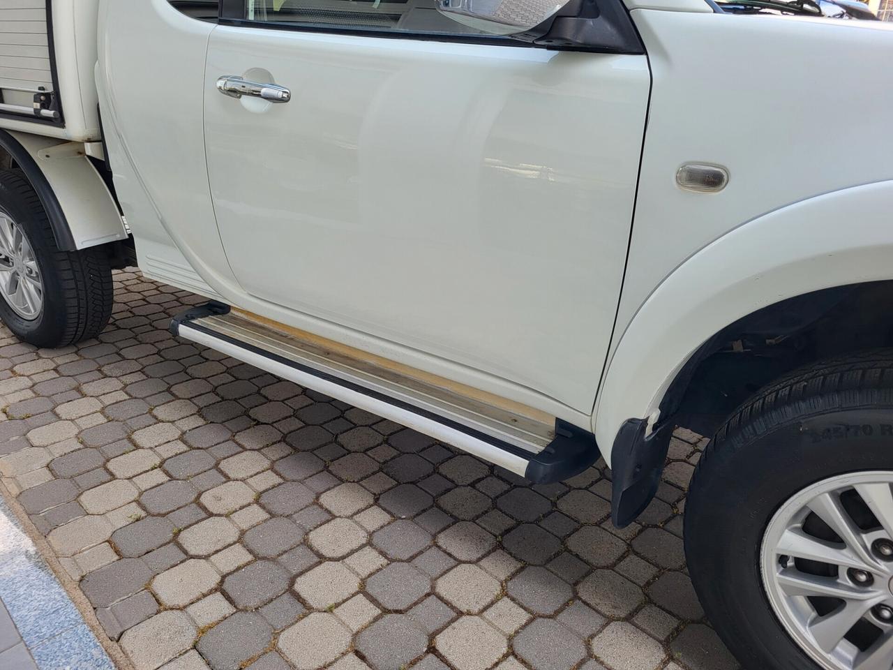 Mitsubishi L200 2.5 DI-D 178 CV 4X4 RIDOTTE BLOCCAGGIO - 4 POSTI