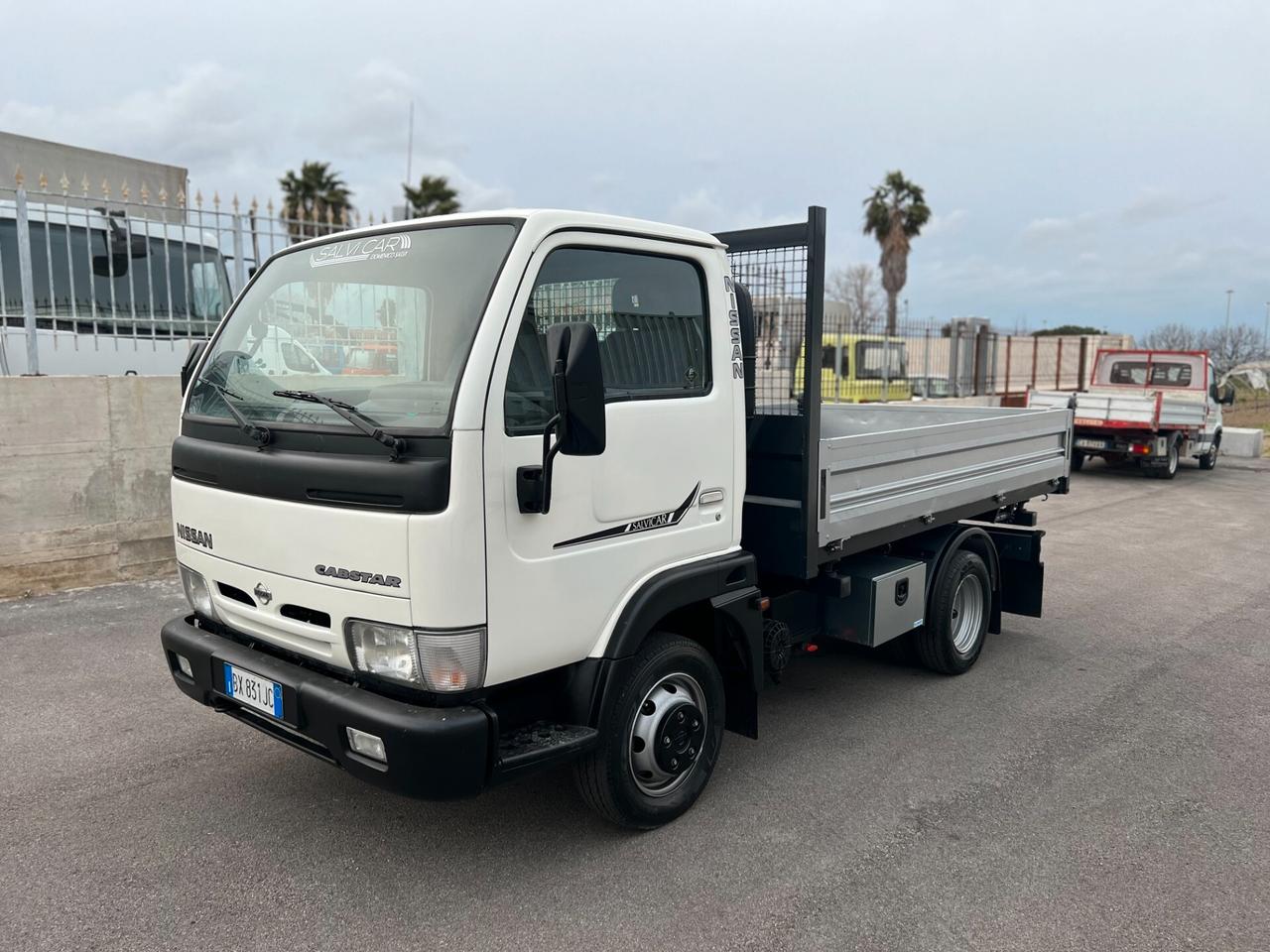 NISSAN CABSTAR 35.12 RIBALTABILE TRILATERALE ANNO 24.12.2002 CILINDRATA 3000 CV120 5 MARCE