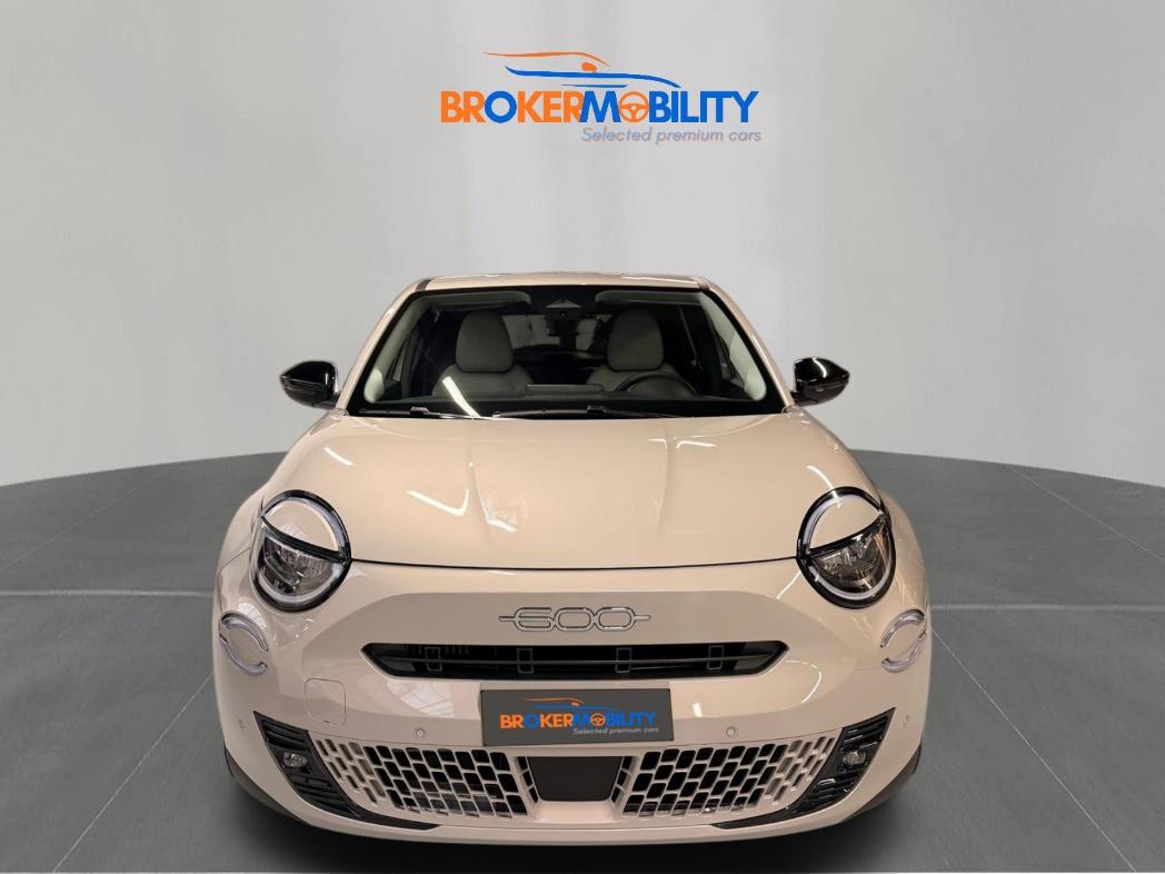 Fiat 600 Hybrid 110 CV DCT MHEV La Prima