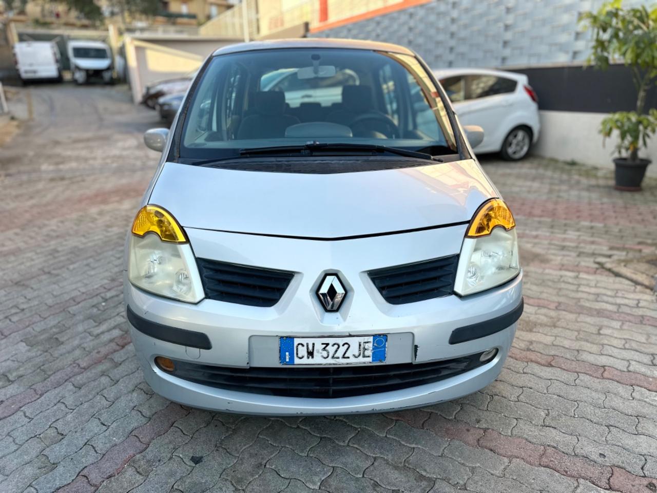 Renault Modus 1.5 dCi 65CV Gancio traino 2005