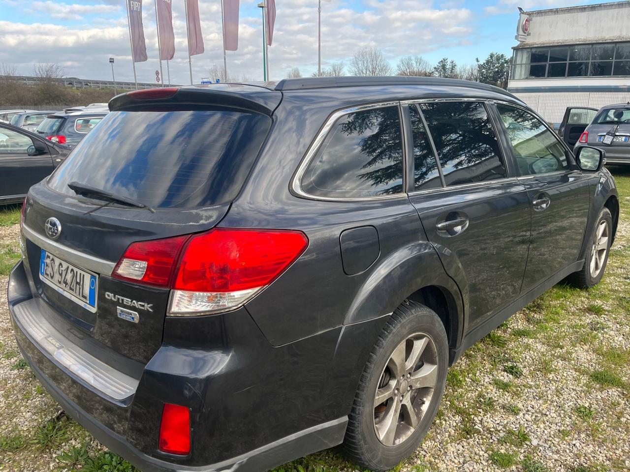 Subaru OUTBACK 2.0D AWD Trend Leather (peoblema albero a camme )
