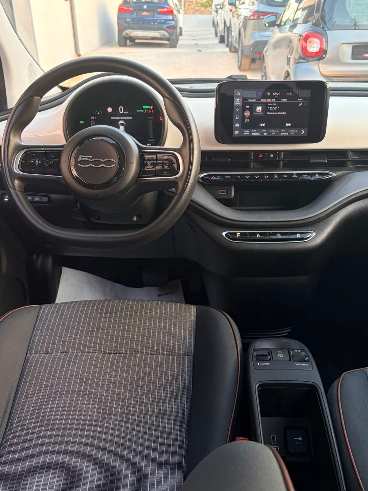 Fiat 500 500e Berlina 42 kWh Passion