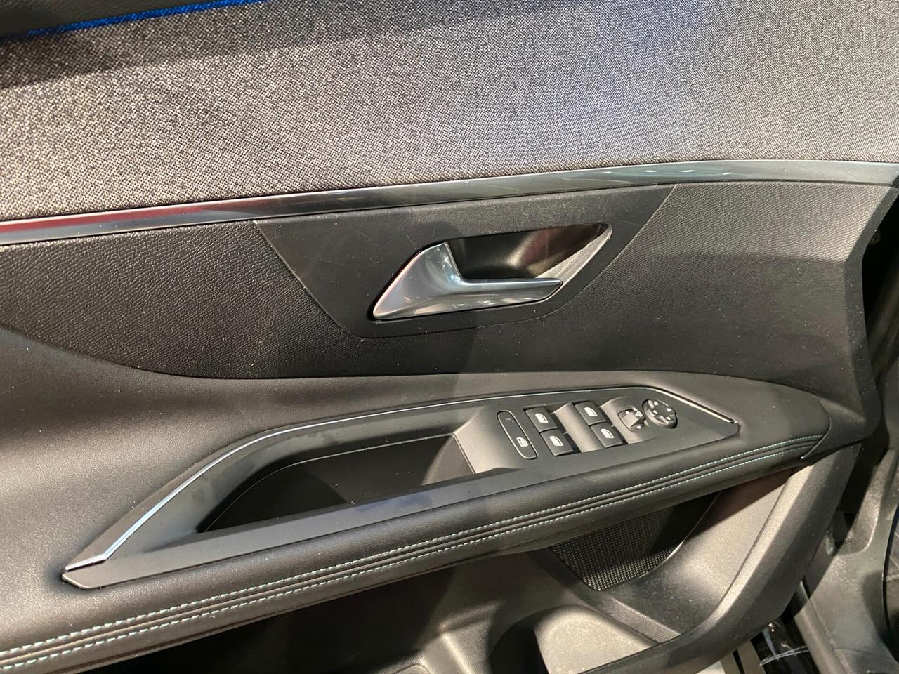 Peugeot 3008 BlueHDi 130 EAT8 Allure Pack