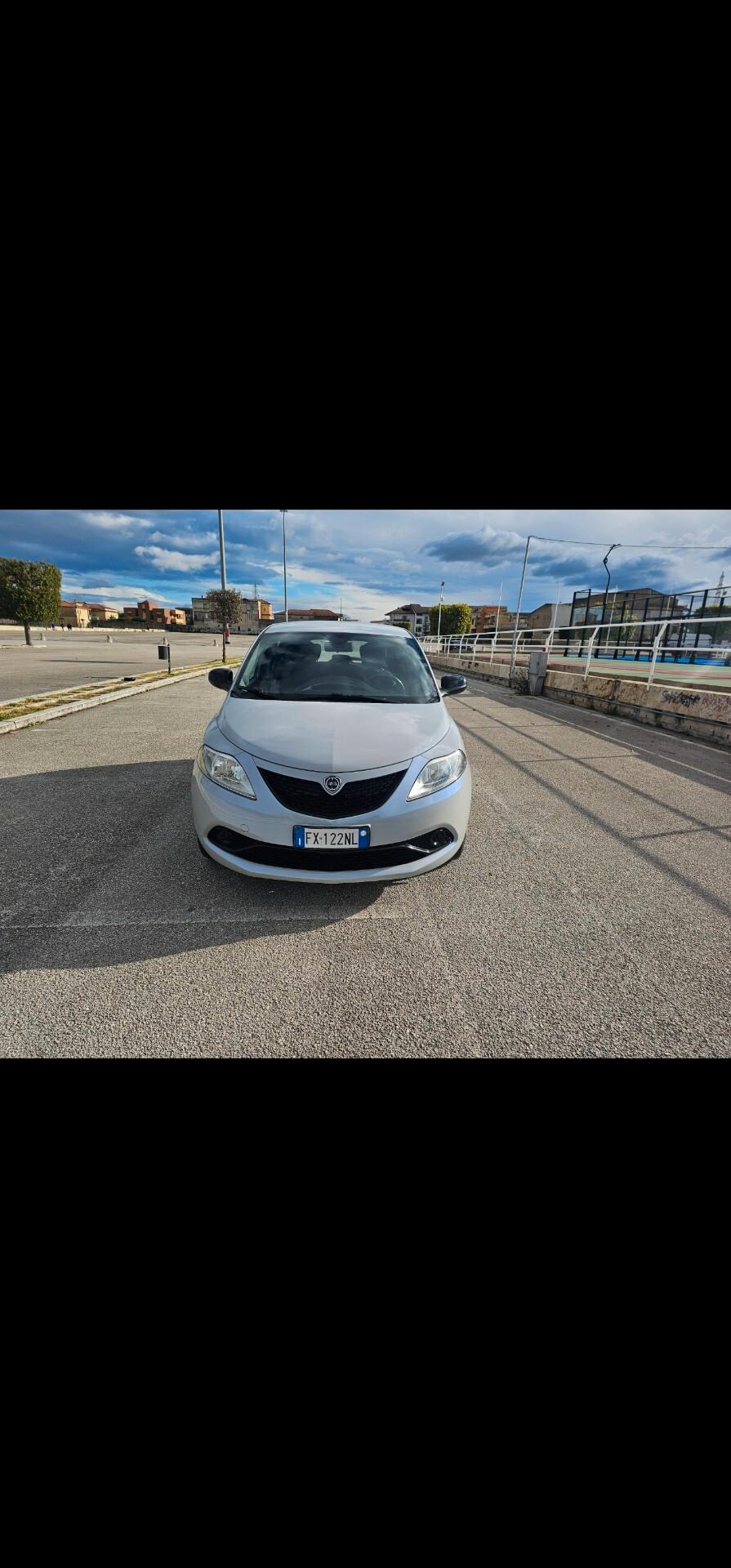 Lancia Ypsilon 1.2 69 CV 5 porte Platinum
