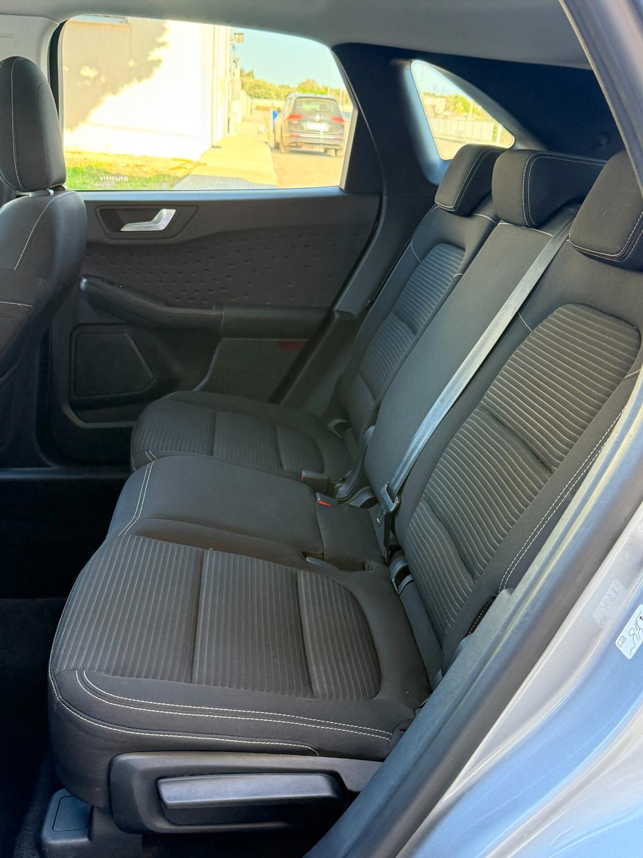 Ford Kuga 1.5 ecoblue Titanium 120cv NAVI,SENSORI DI PARCHEGGIO,BLUETOOTH,KM CERTIFICATI!