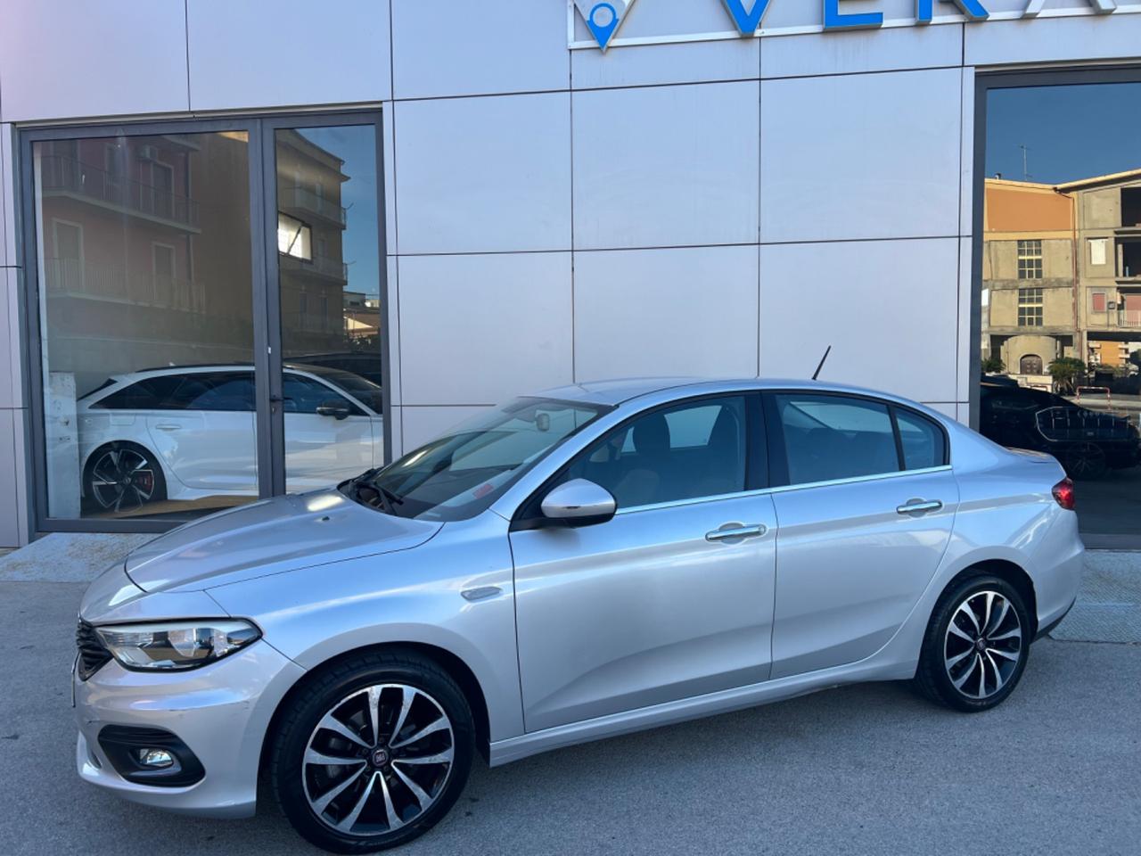 Fiat Tipo 1.6 Mjt 4 porte Lounge - anno 2016 - prezzo €9.900