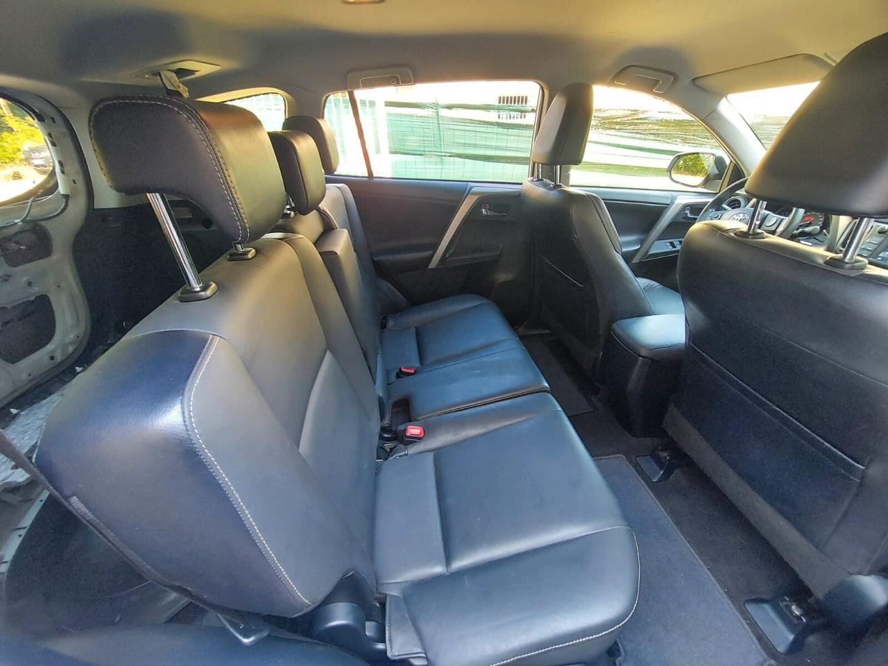 Toyota RAV 4 RAV4 2.2 D-CAT A/T 4WD Style White Ed.