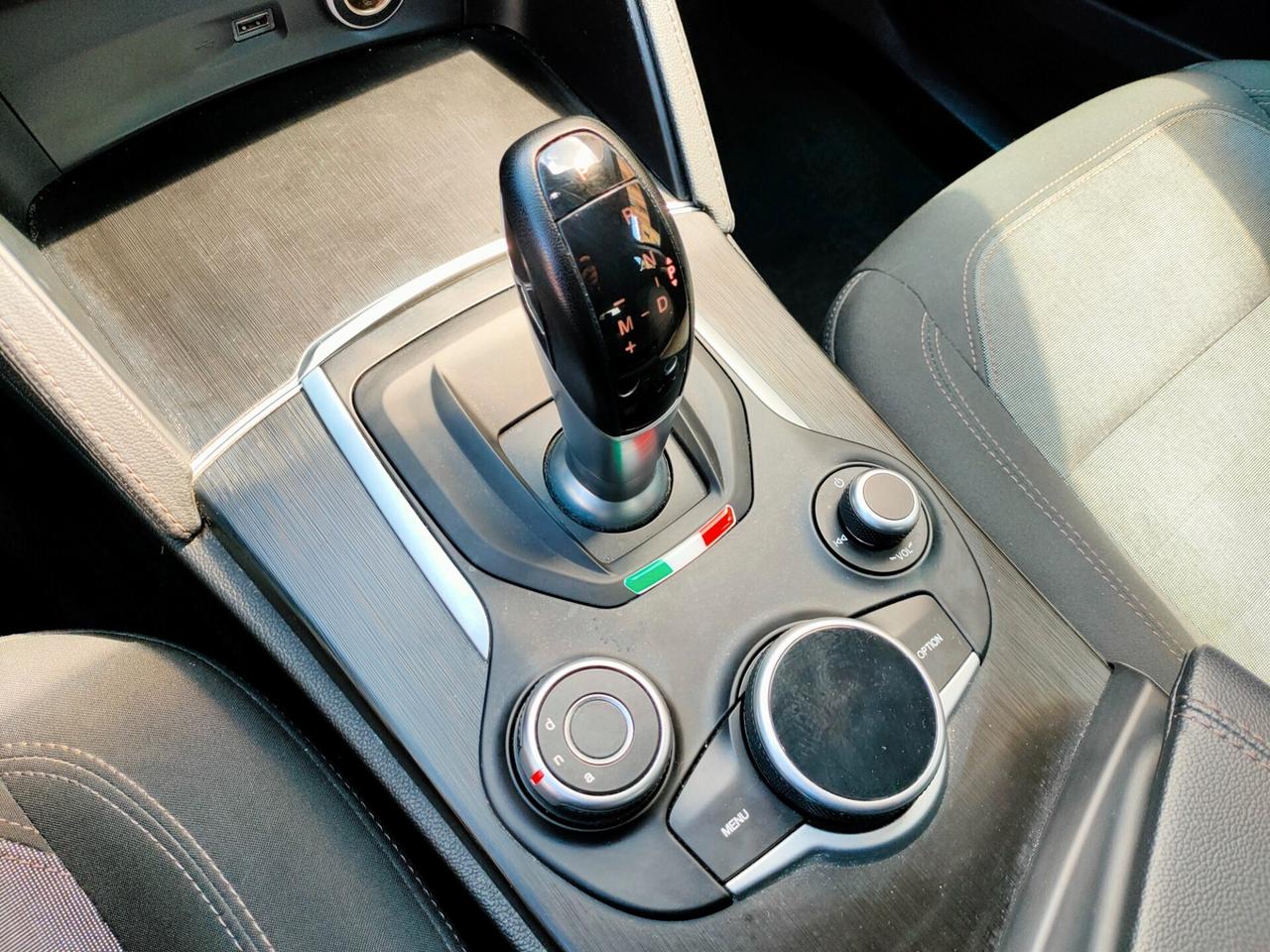 Alfa Romeo Stelvio 2.2 Turbodiesel AT8 Q4 Business