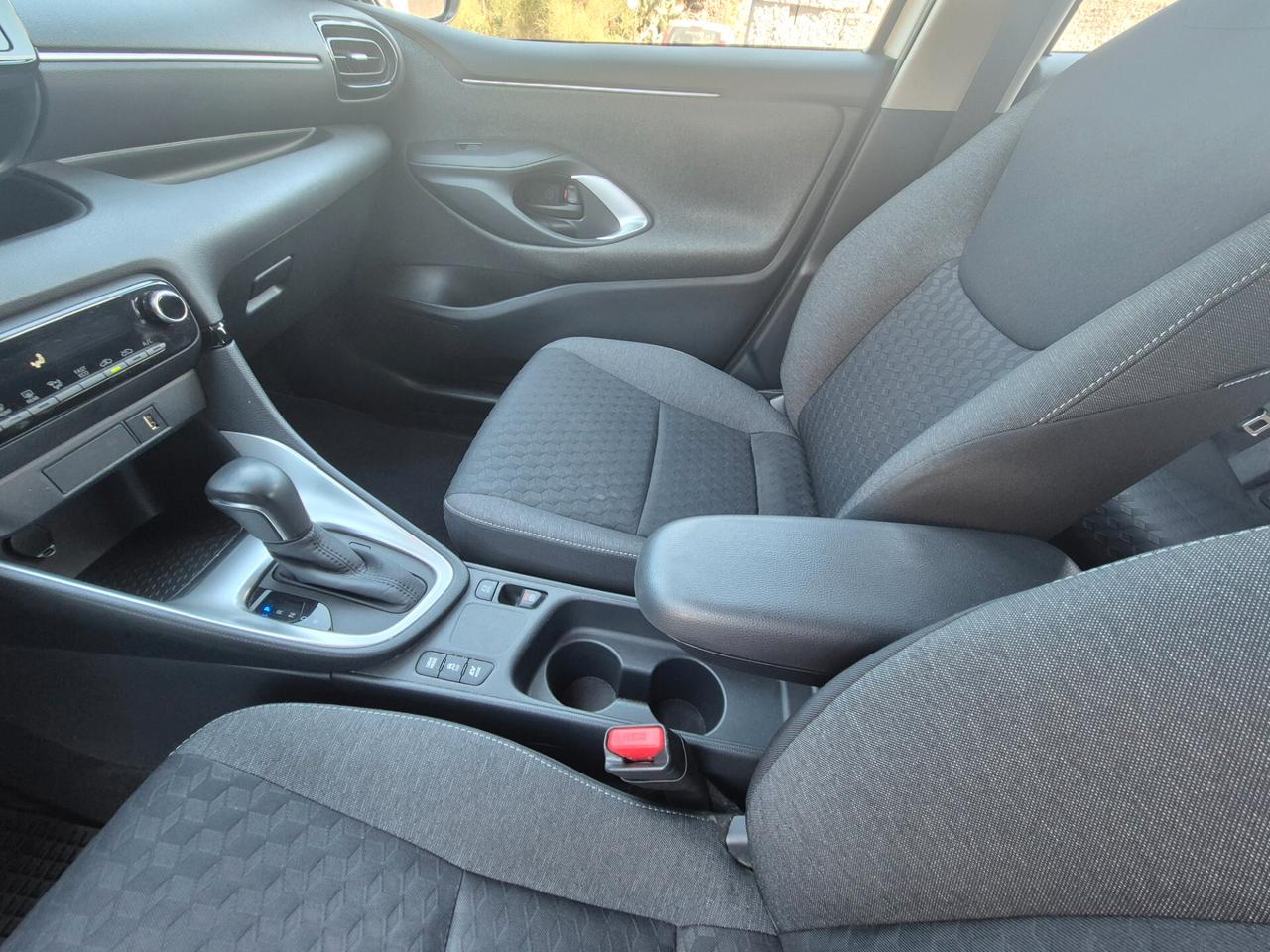 Toyota Yaris 1.5 Hybrid iva esposta inclusa 2021