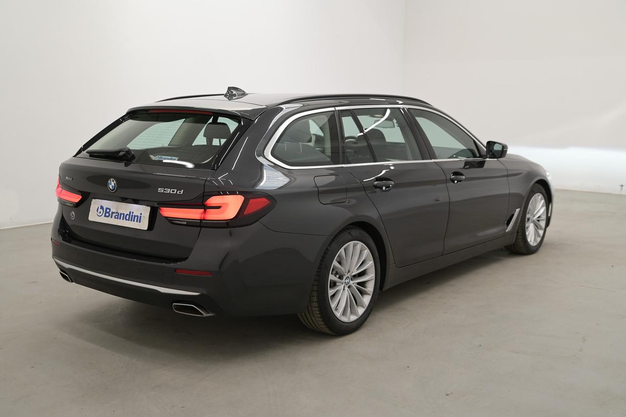 BMW 530d Touring mhev 48V Luxury auto