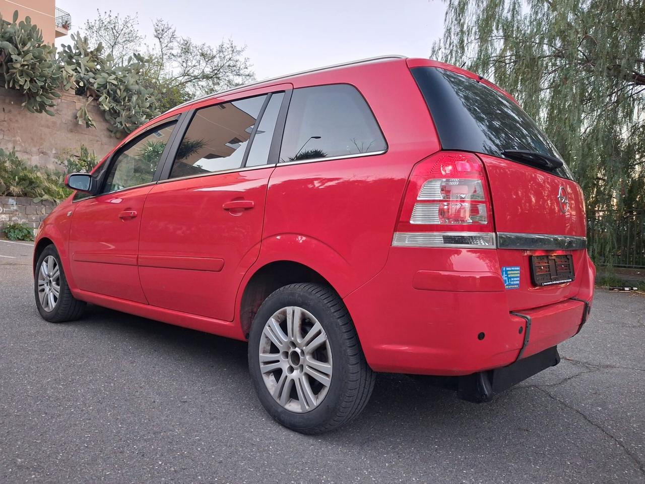Opel Zafira Pianale ribassato con rampa disabili in carrozzina