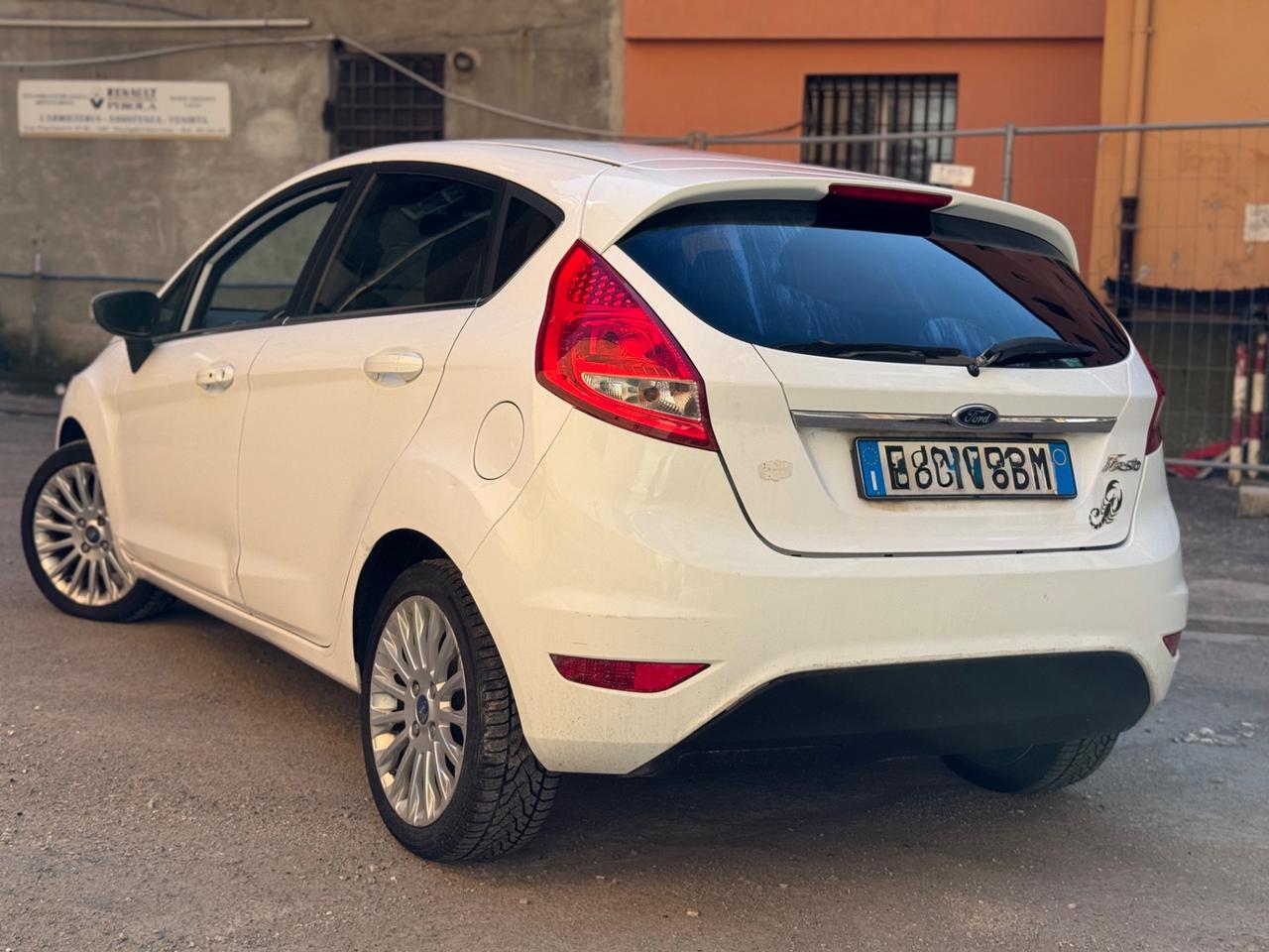 FORD FIESTA 1.2 BENZINA 5.P TITANIUM GARANZIA 12 MESI