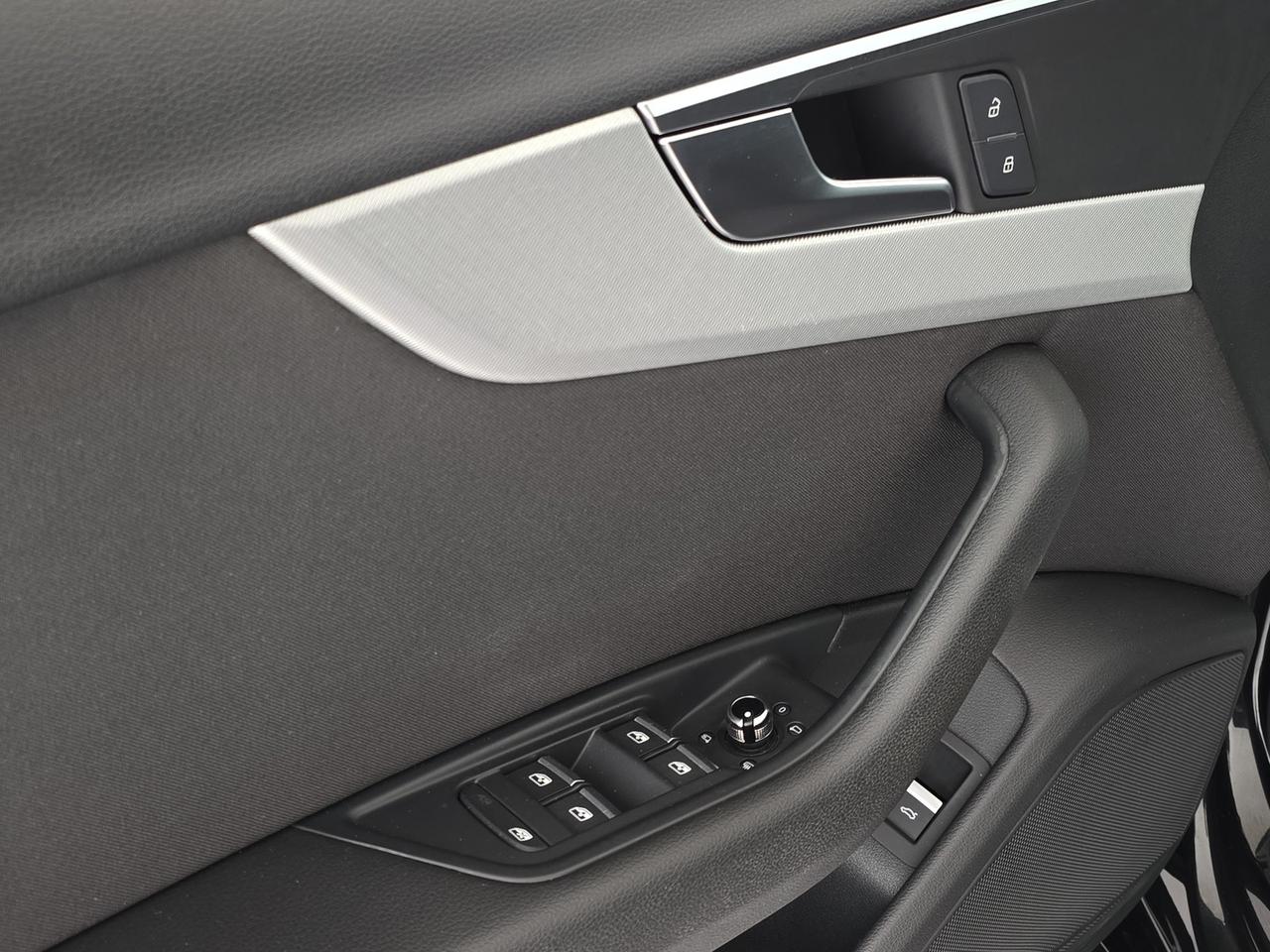 Audi A4 avant 35 2.0 tdi s line edition 150cv s-tronic