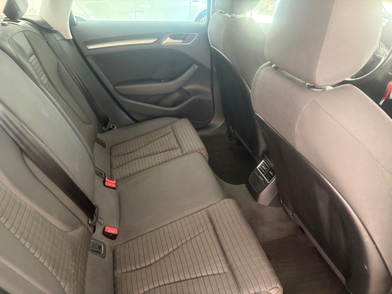 Audi A3 1.6 TDI clean diesel S tronic Ambiente