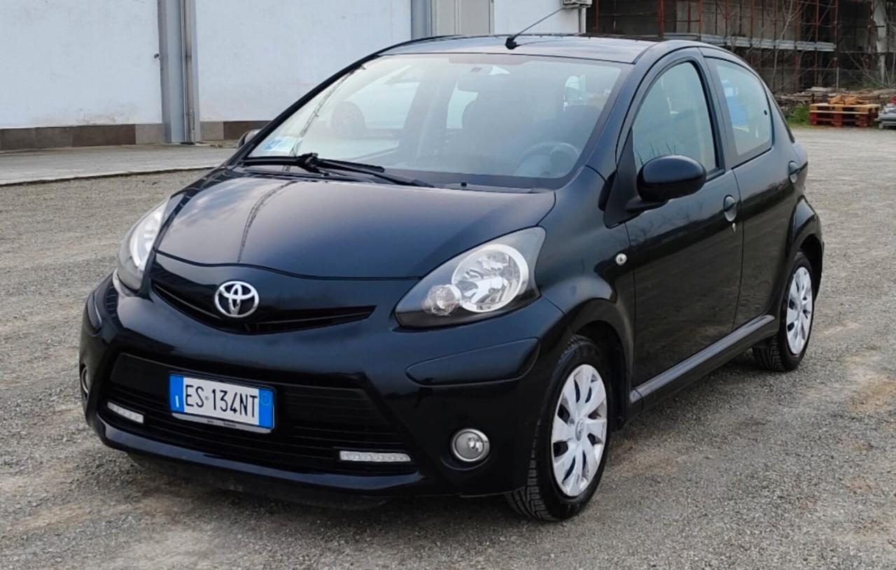 Toyota Aygo 1.0 VVT-i 69 CV 5 porte x-cool