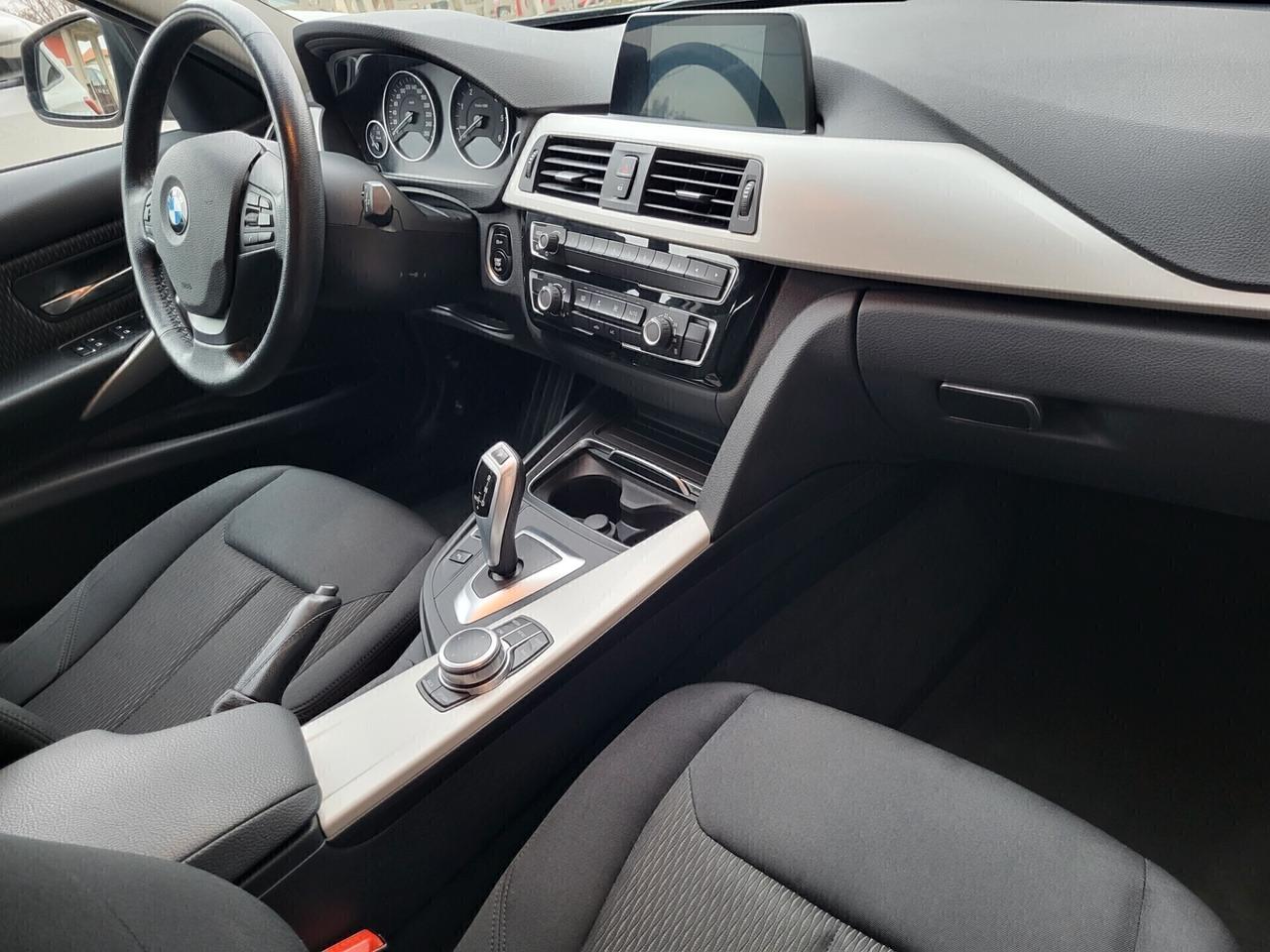 Bmw 320d xDrive Touring Business Advantage